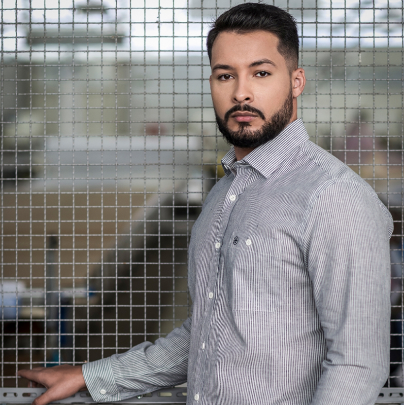 Camisa Social Listrada Azul e Branco