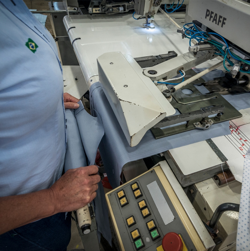 Fábrica de Confecção de Camisas de Botão